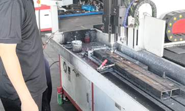 <b>氣溫下降數(shù)控打孔攻絲機如何維護？</b>